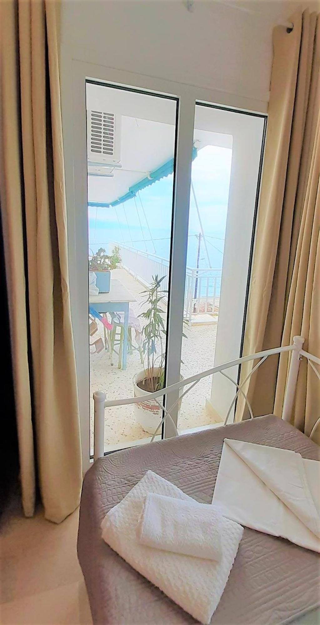 Mondo Cosseri Akrata Apartment Exterior photo