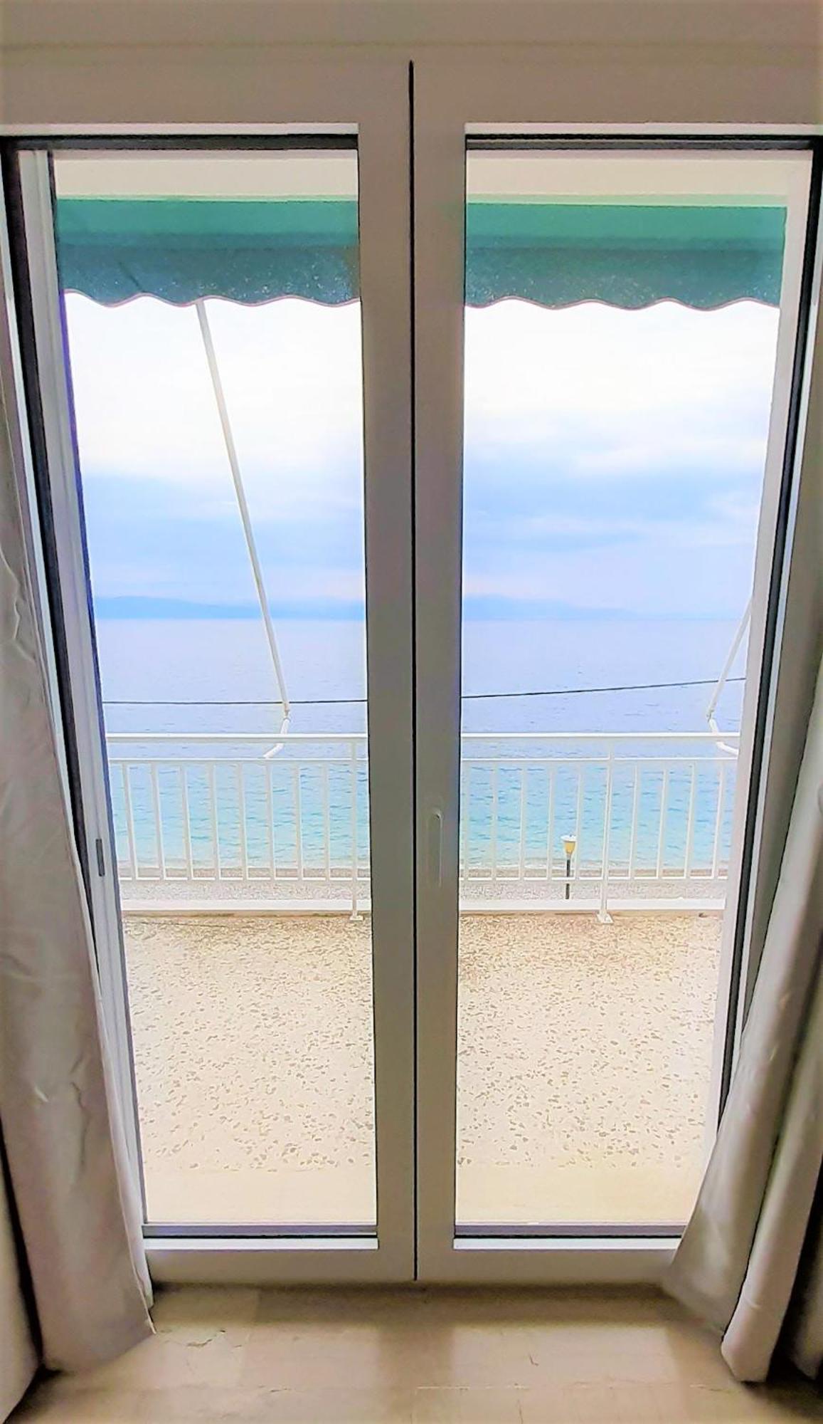 Mondo Cosseri Akrata Apartment Exterior photo