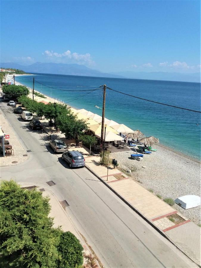 Mondo Cosseri Akrata Apartment Exterior photo